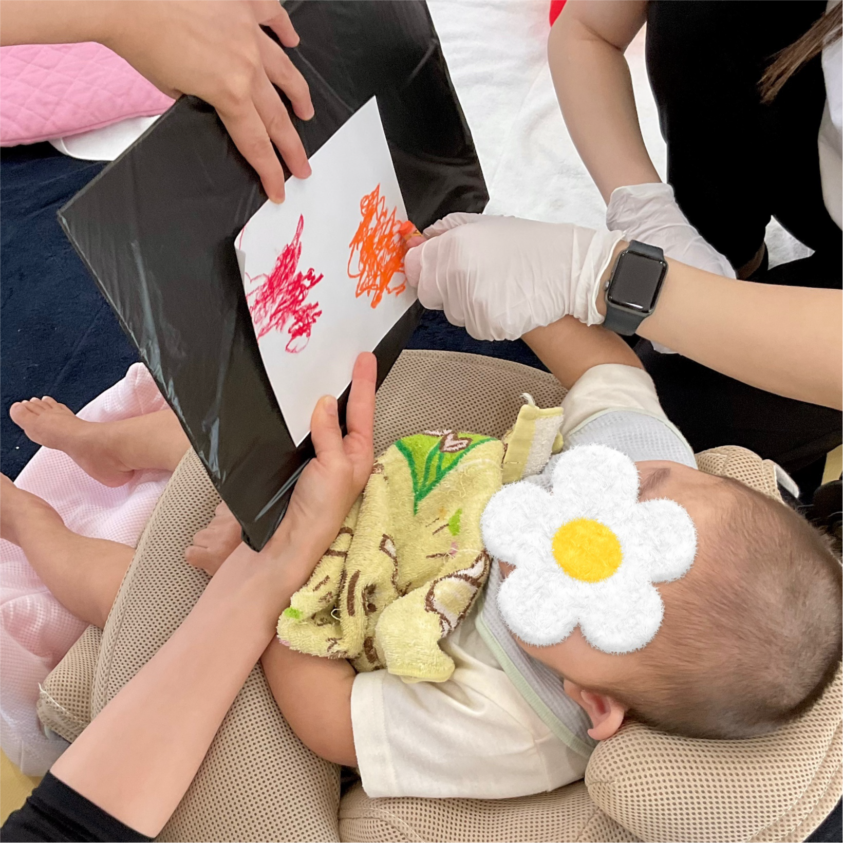 関西、兵庫県、神戸市北区にある重症心身障がい・医療的ケアに対応した児童発達支援施設「こどもデイ　はれいろ」の母の日のカーネーションの制作活動です。