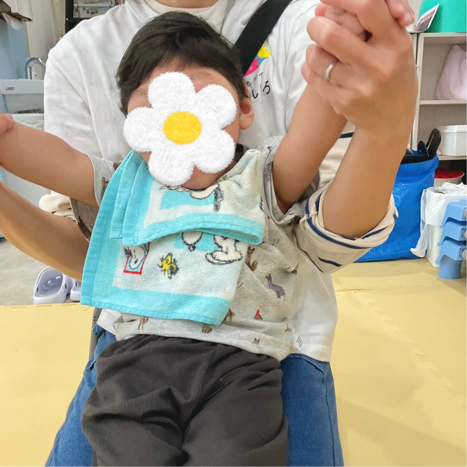 関西、兵庫県、神戸市北区にある重症心身障がい・医療的ケアに対応した児童発達支援施設「こどもデイ　はれいろ」の朝の活動「ラジオ体操」です。