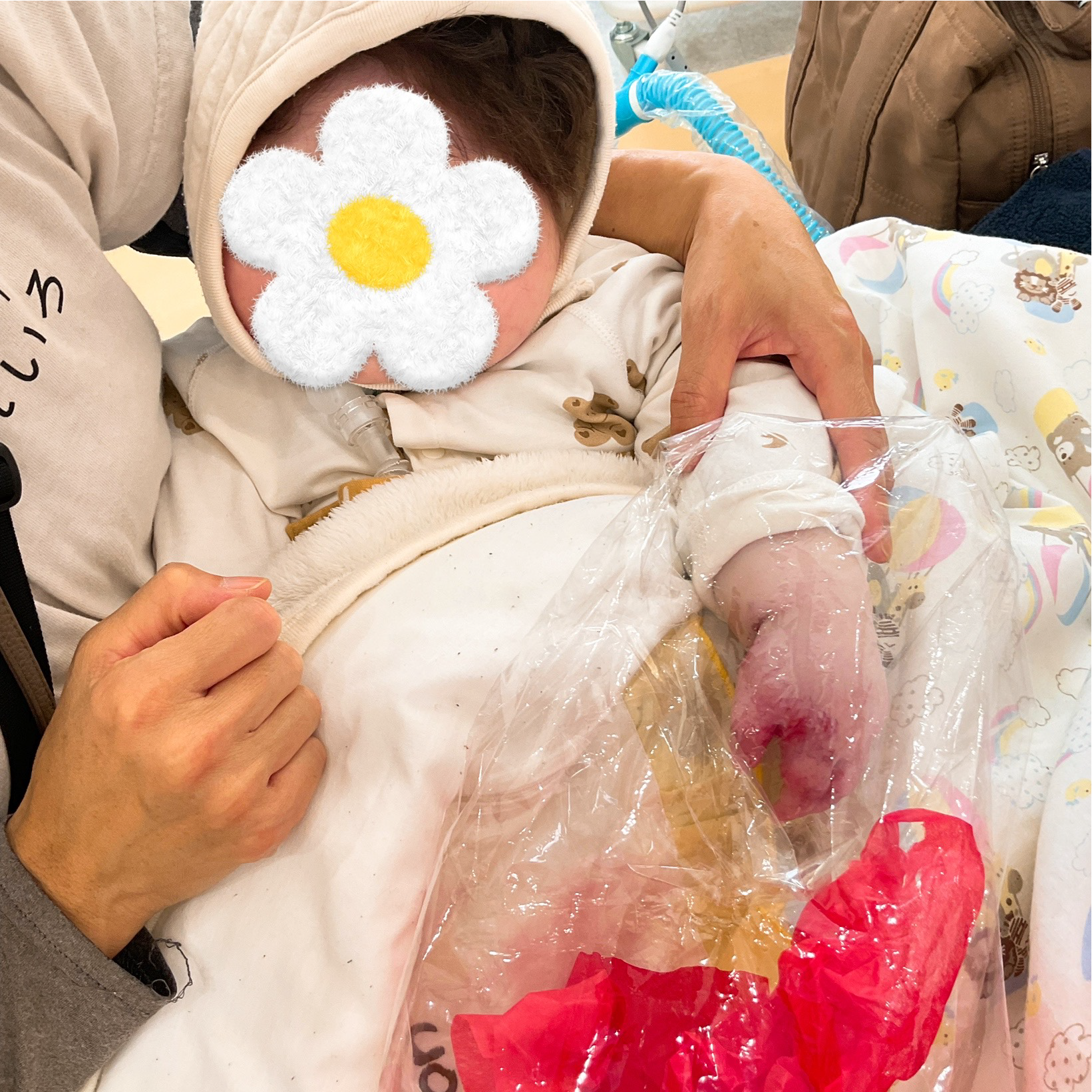 関西、兵庫県、神戸市北区にある重症心身障がい・医療的ケアに対応した児童発達支援施設「こどもデイ　はれいろ」では、はれいろの木のりんごの制作を行いました。
