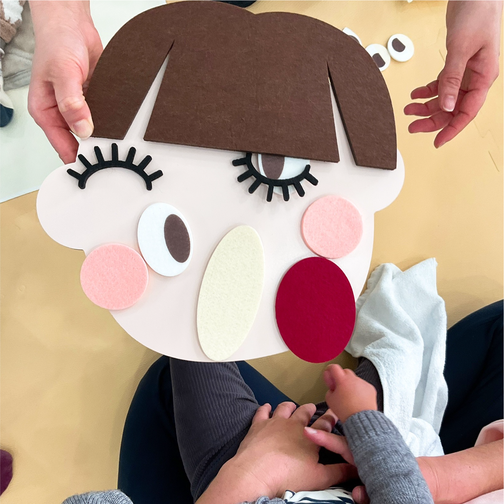 関西、兵庫県、神戸市北区にある重症心身障がい・医療的ケアに対応した児童発達支援、居宅訪問型児童発達支援「こどもデイ　はれいろ」です。今日は皆んなで福笑いをしました！