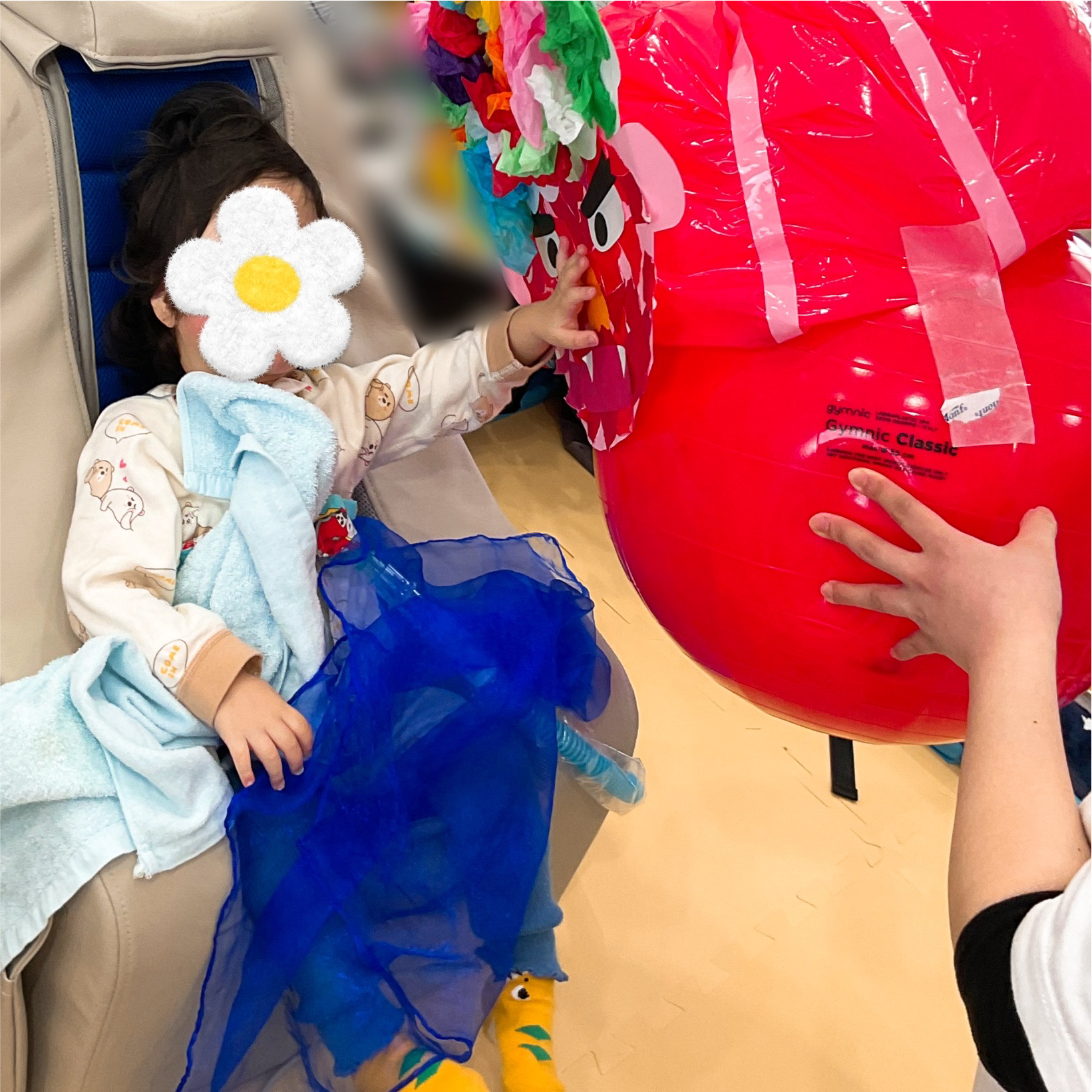 関西、兵庫県、神戸市北区にある重症心身障がい・医療的ケアに対応した児童発達支援、居宅訪問型児童発達支援「こどもデイ　はれいろ」です。節分で鬼が現れました！