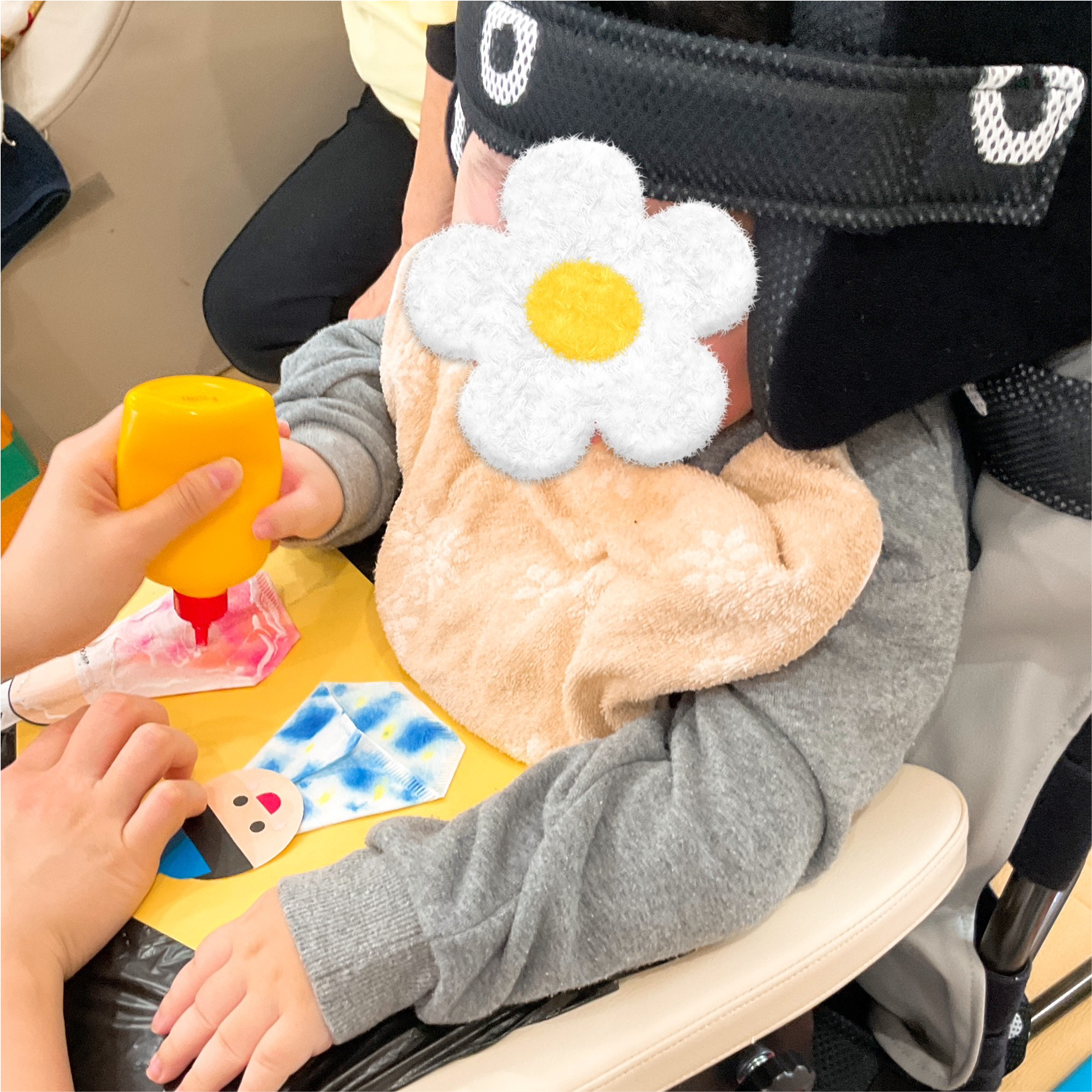 関西、兵庫県、神戸市北区にある重症心身障がい・医療的ケアに対応した児童発達支援施設、居宅訪問型児童発達支援「こどもデイ　はれいろ」です。雛祭りの制作を行いました！