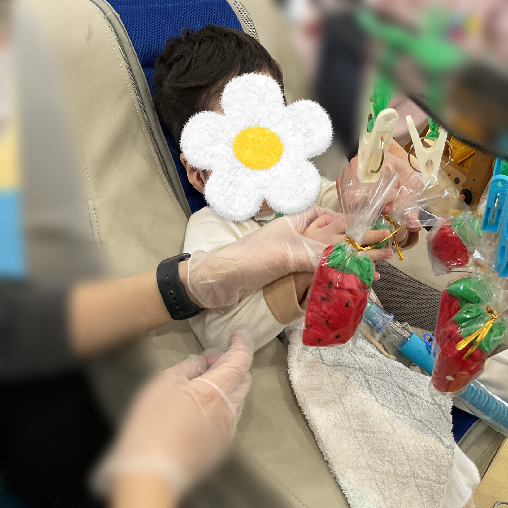 関西、兵庫県、神戸市北区にある重症心身障がい・医療的ケアに対応した児童発達支援施設、居宅訪問型児童発達支援「こどもデイ　はれいろ」です。いちご狩りを楽しみました！