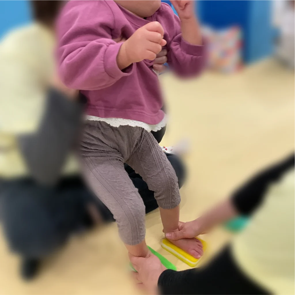 兵庫県神戸市北区の重症心身障がい・医療的ケアに対応した児童発達支援、居宅訪問型児童発達支援「こどもデイ　はれいろ」です、今日は感覚遊びを楽しみました！